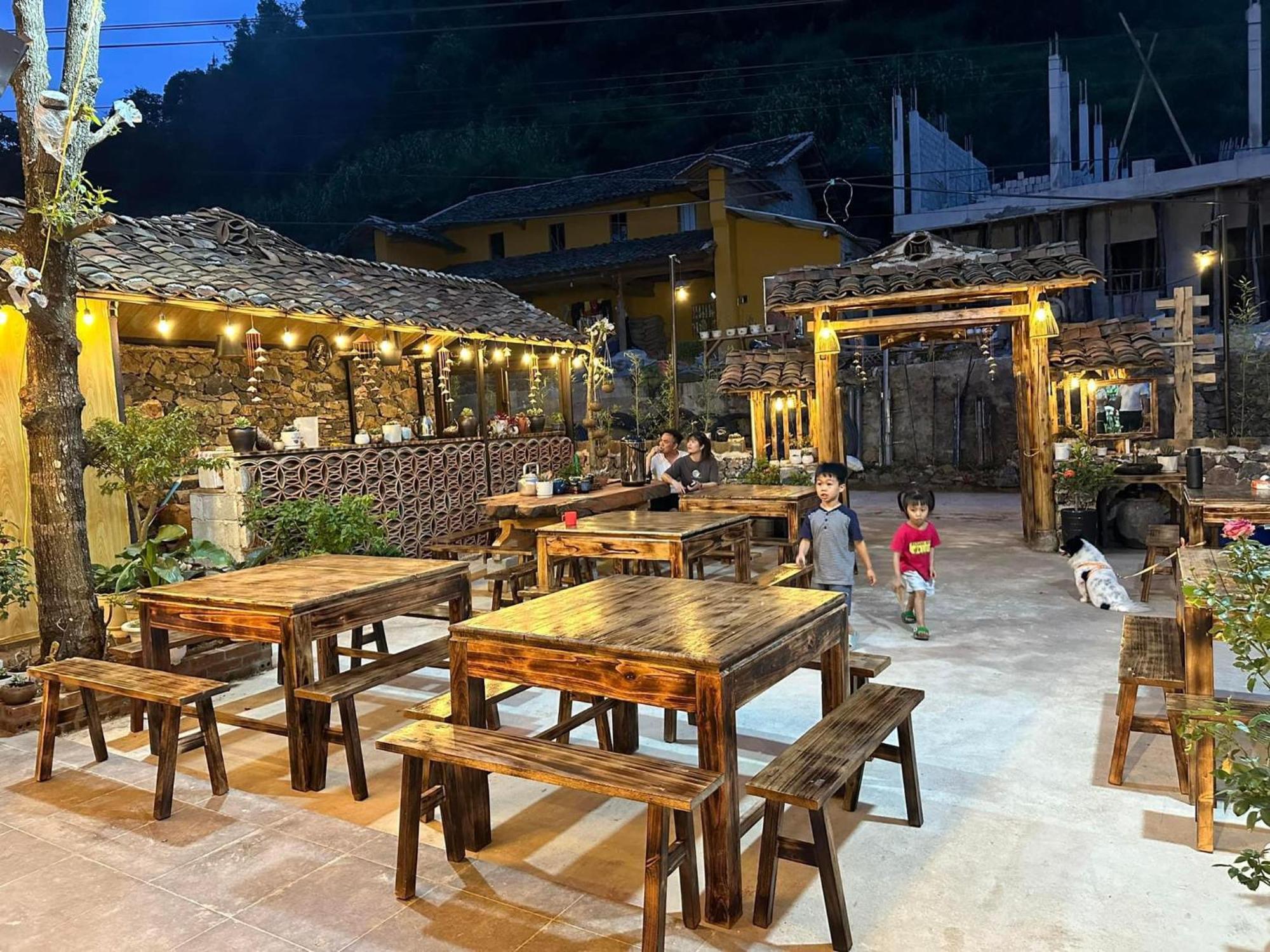 Khoi Homestay And Restaurant Loung Co Exterior foto